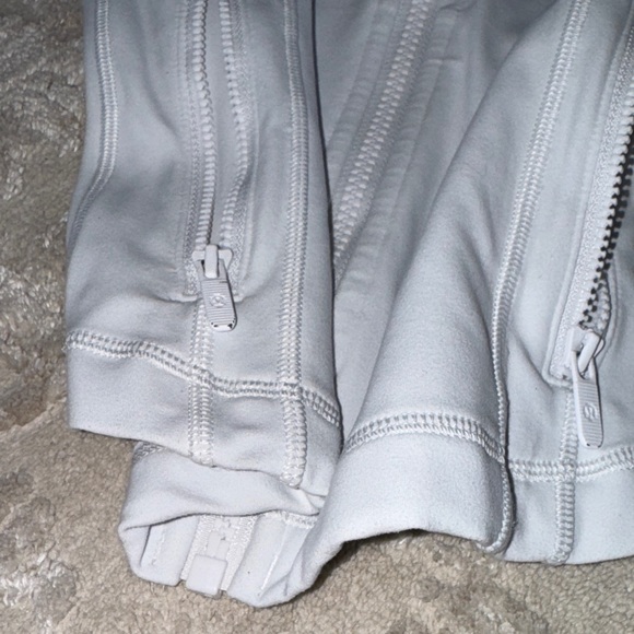 lululemon athletica White Jacket - Picture 4 of 5